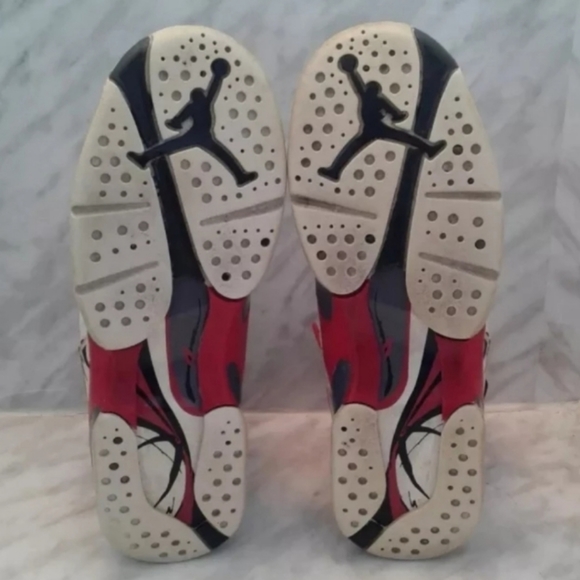 Nike Air Jordan 8 Retro Bugs Bunny GS 5.5y Womens 7 White Black Red 305368-103 - Picture 6 of 6